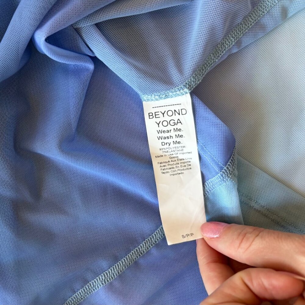 Beyond Yoga Mesh Top Small - Picture 5 of 6